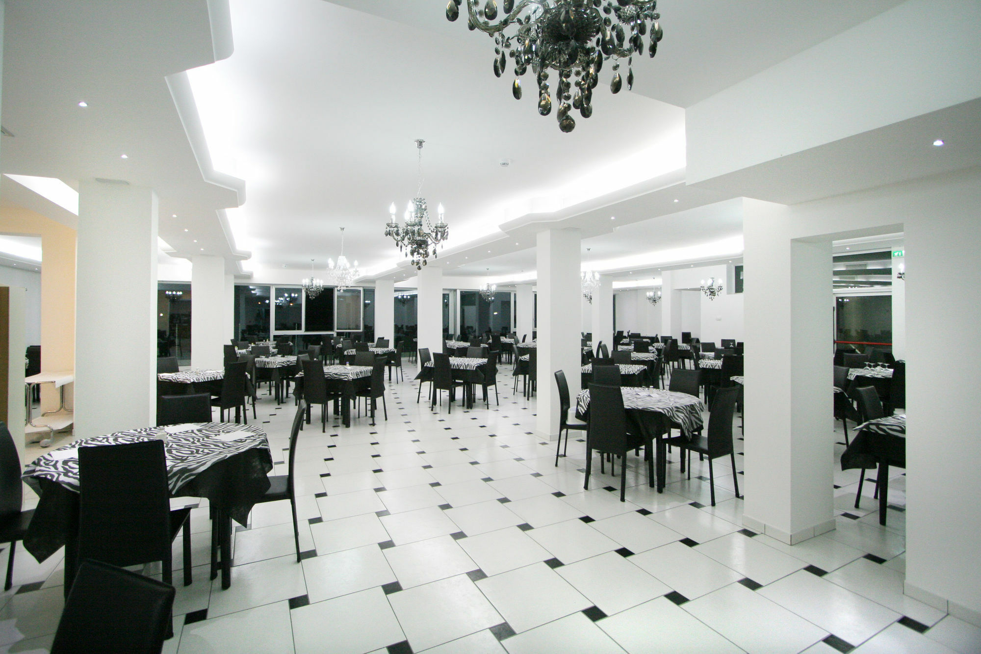 Hotel Leonardo Cesenatico Exterior foto